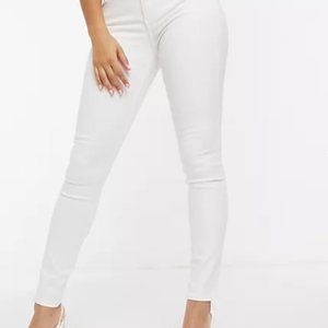 TRUE RELIGION white jeans halle super skinny in size 24
